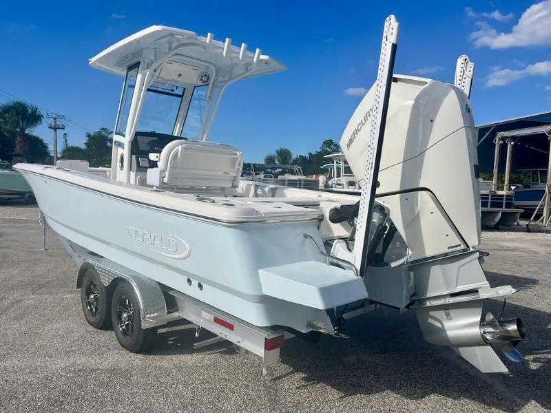 Slide: The Image of Robalo R266 Cayman 2027 - 3