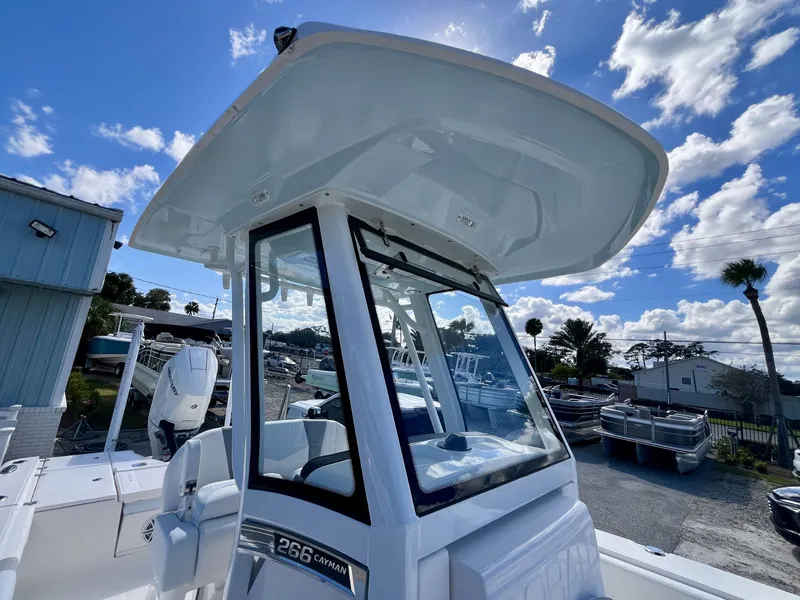 Slide: The Image of Robalo R266 Cayman 2027 - 27