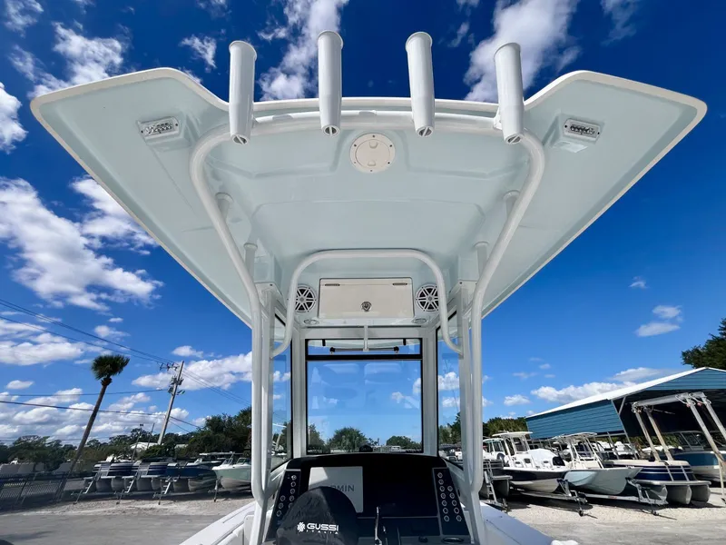 Slide: The Image of Robalo R266 Cayman 2027 - 26