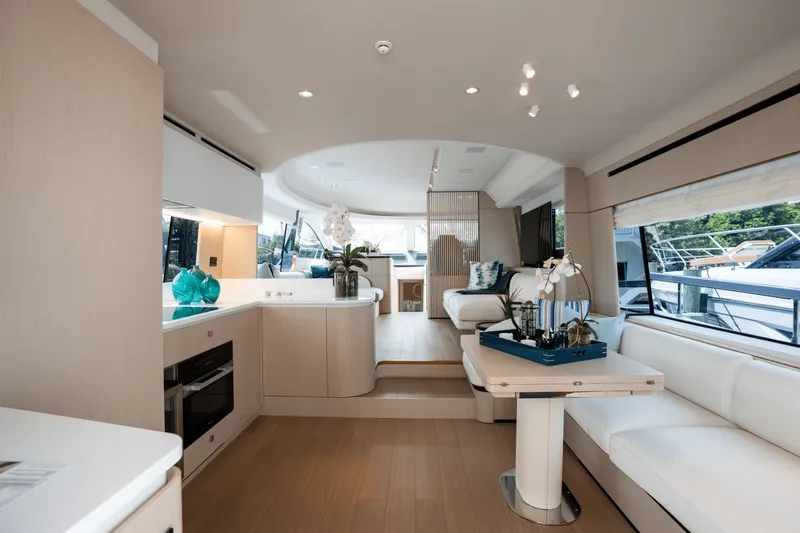 Slide: The Image of Azimut Fly 68 2025 - 11