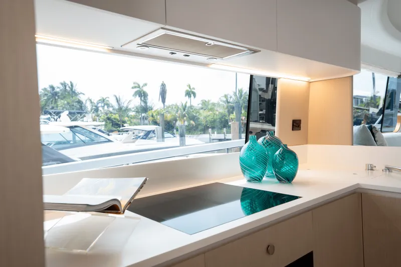 Slide: The Image of Azimut Fly 68 2025 - 14