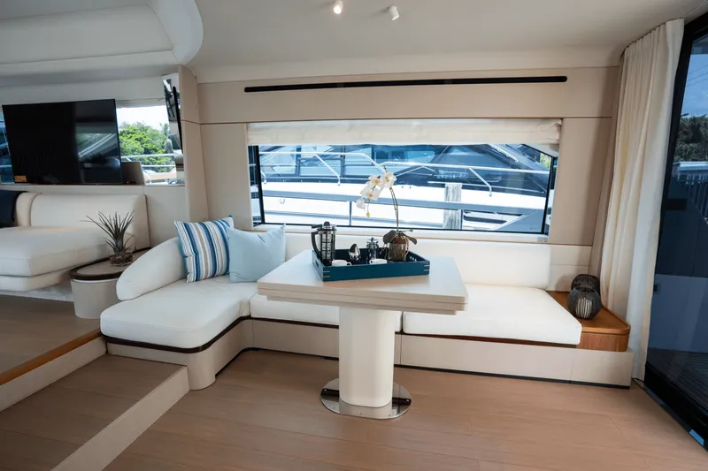 Slide: The Image of Azimut Fly 68 2025 - 15