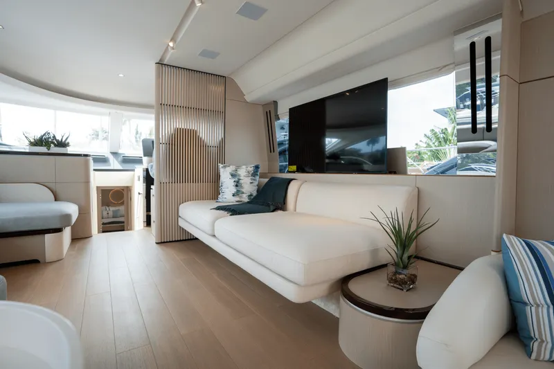 Slide: The Image of Azimut Fly 68 2025 - 20