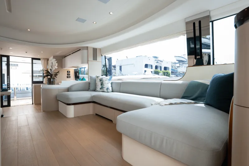 Slide: The Image of Azimut Fly 68 2025 - 24