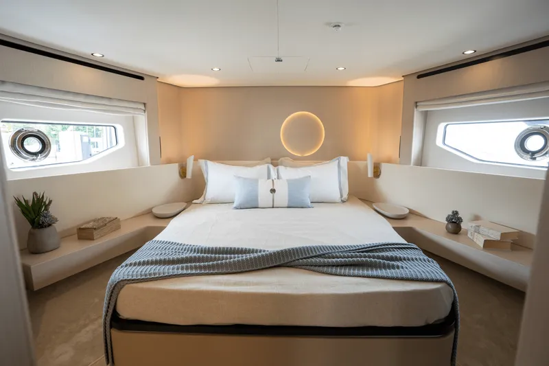 Slide: The Image of Azimut Fly 68 2025 - 28