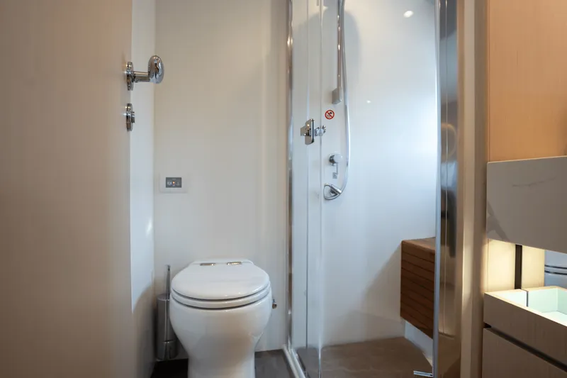 Slide: The Image of Azimut Fly 68 2025 - 31