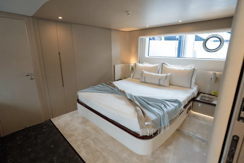 Slide: The Image of Azimut Fly 68 2025 - 38