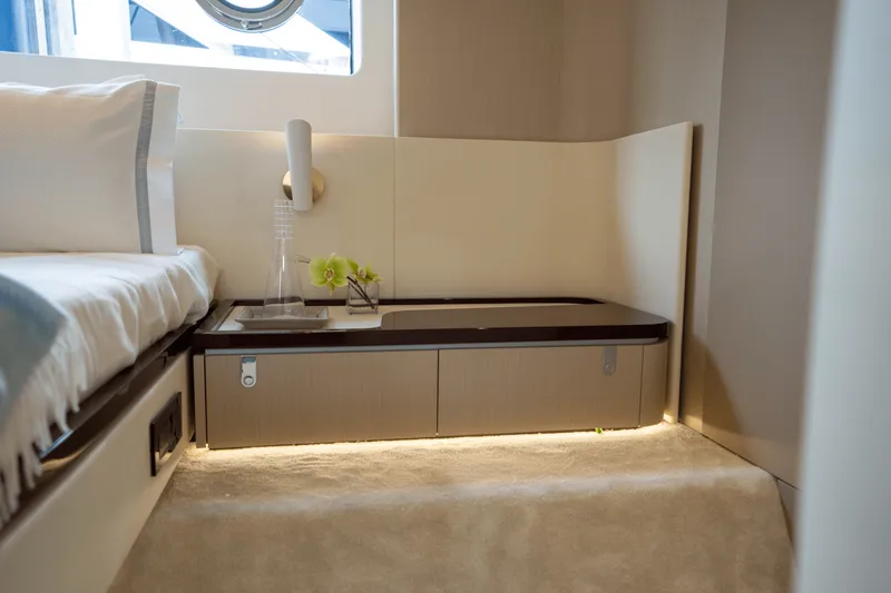 Slide: The Image of Azimut Fly 68 2025 - 40