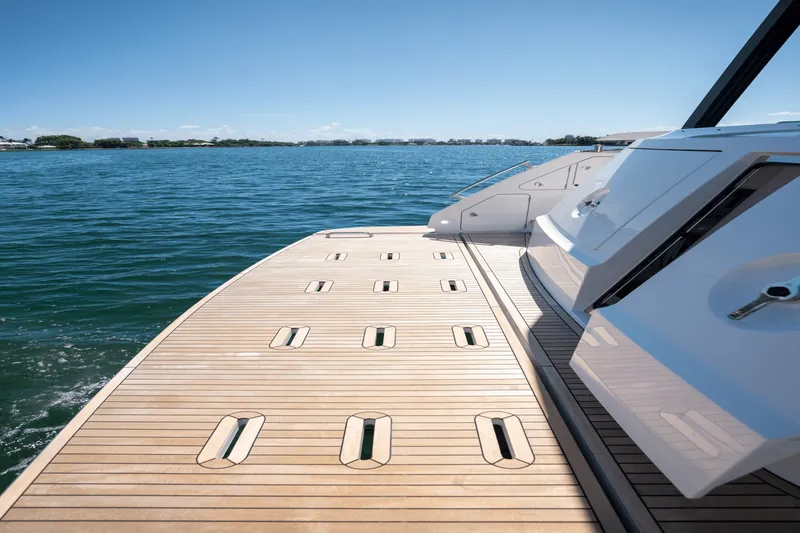 Slide: The Image of Azimut Fly 68 2025 - 55