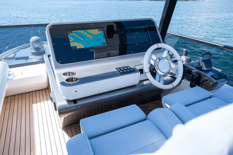 Slide: The Image of Azimut Fly 68 2025 - 58