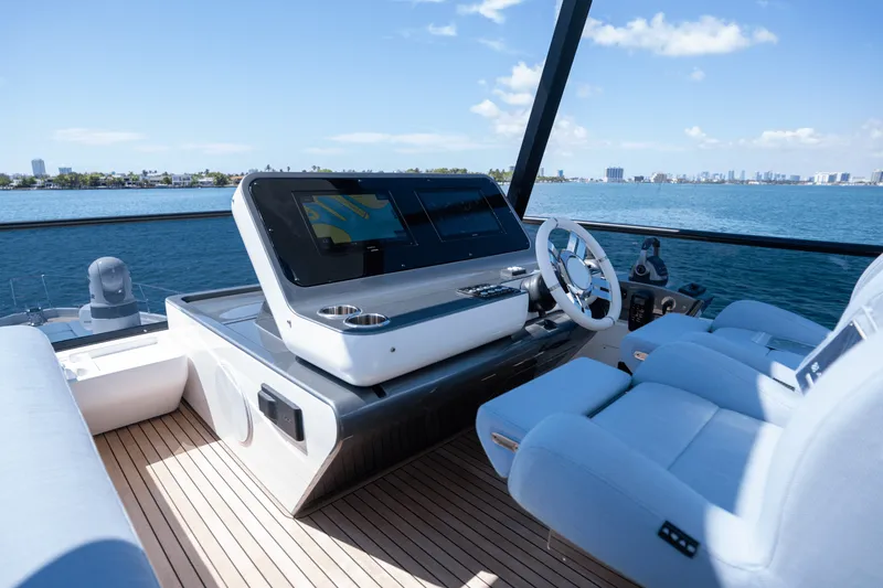 Slide: The Image of Azimut Fly 68 2025 - 59