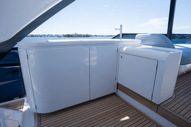 Slide: The Image of Azimut Fly 68 2025 - 68