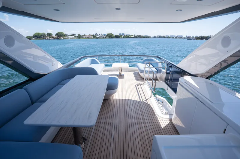 Slide: The Image of Azimut Fly 68 2025 - 70