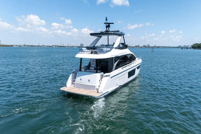 Slide: The Image of Azimut Fly 68 2025 - 9