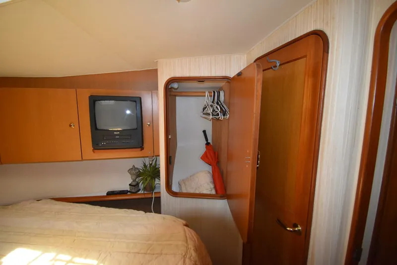 Slide: The Image of Ocean 48 Super Sport 2003 - 35