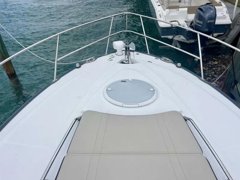 Slide: The Image of Monterey 335 Sport Yacht 2016 - 10