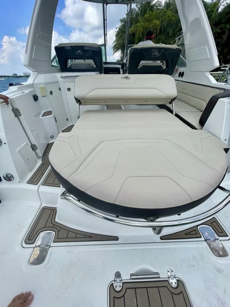 Slide: The Image of Monterey 335 Sport Yacht 2016 - 12