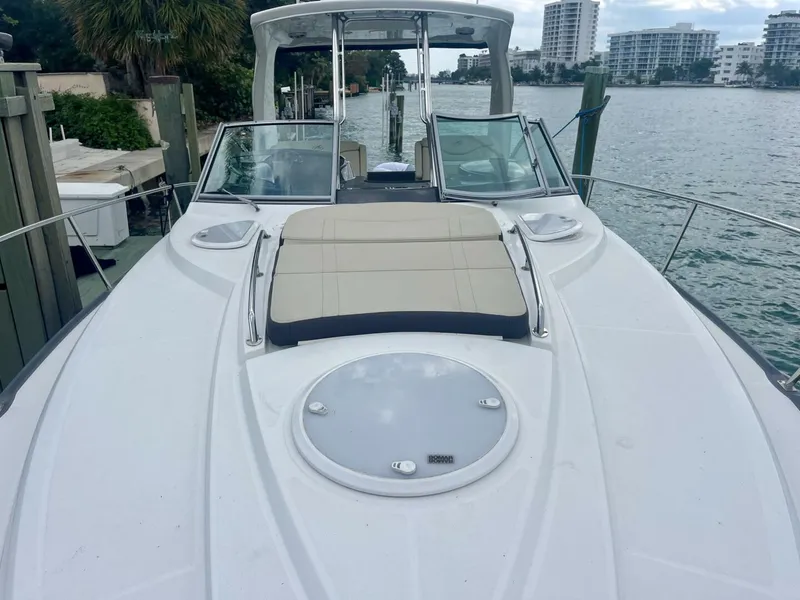 Slide: The Image of Monterey 335 Sport Yacht 2016 - 13