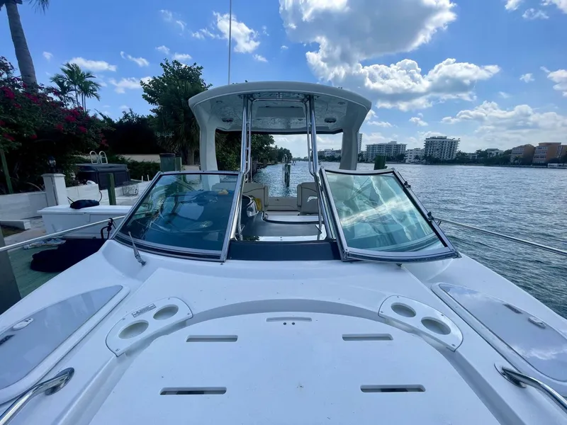 Slide: The Image of Monterey 335 Sport Yacht 2016 - 14