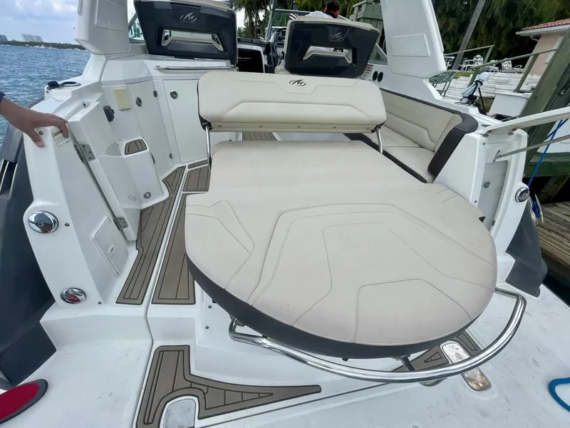Slide: The Image of Monterey 335 Sport Yacht 2016 - 16
