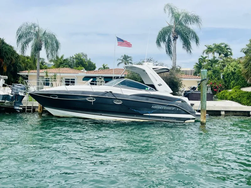 Slide: The Image of Monterey 335 Sport Yacht 2016 - 3