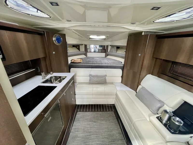 Slide: The Image of Monterey 335 Sport Yacht 2016 - 35