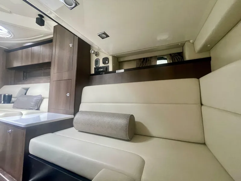 Slide: The Image of Monterey 335 Sport Yacht 2016 - 36