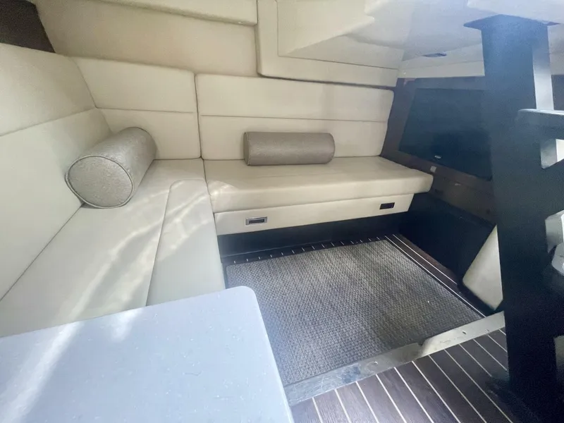 Slide: The Image of Monterey 335 Sport Yacht 2016 - 37