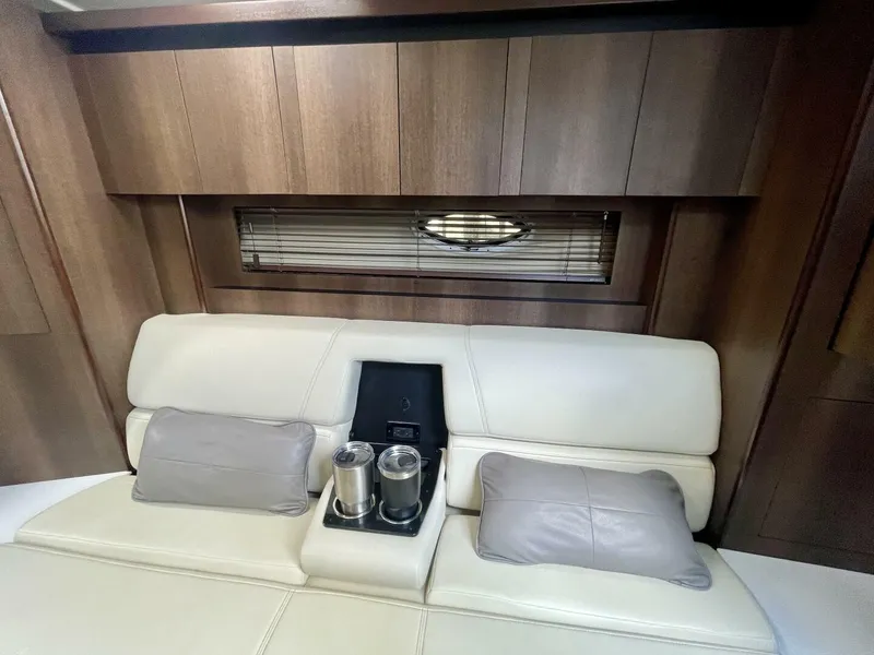 Slide: The Image of Monterey 335 Sport Yacht 2016 - 38