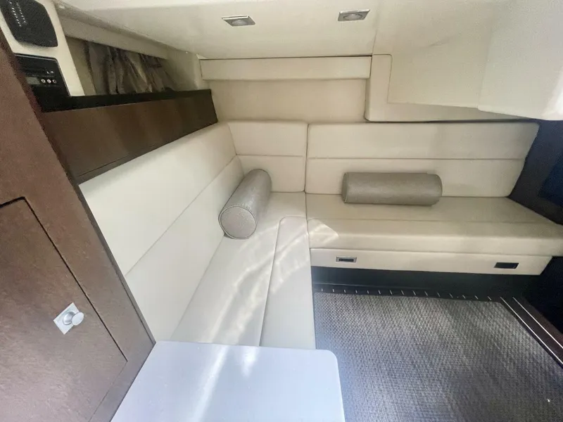 Slide: The Image of Monterey 335 Sport Yacht 2016 - 39
