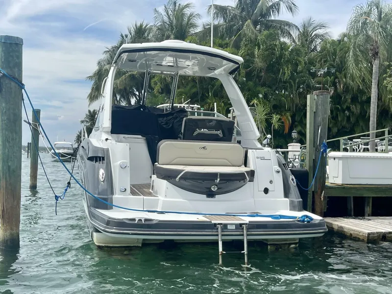 Slide: The Image of Monterey 335 Sport Yacht 2016 - 4