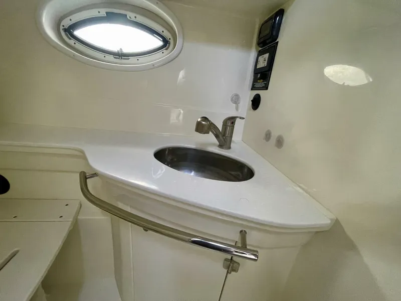 Slide: The Image of Monterey 335 Sport Yacht 2016 - 43