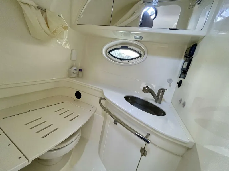Slide: The Image of Monterey 335 Sport Yacht 2016 - 45