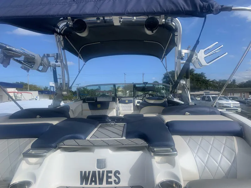 Slide: The Image of Mastercraft X23 2015 - 6