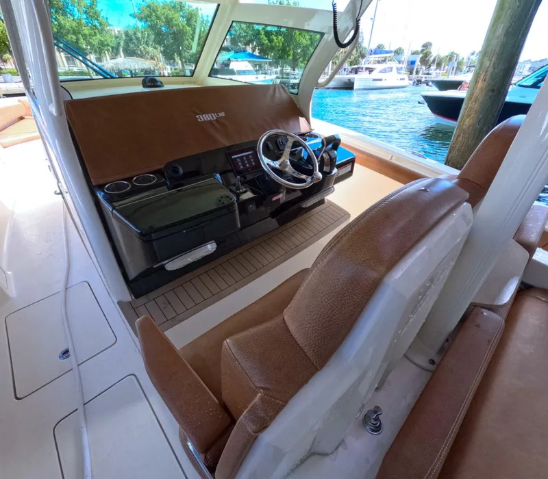 Slide: The Image of Scout 380 LXF 2018 - 10