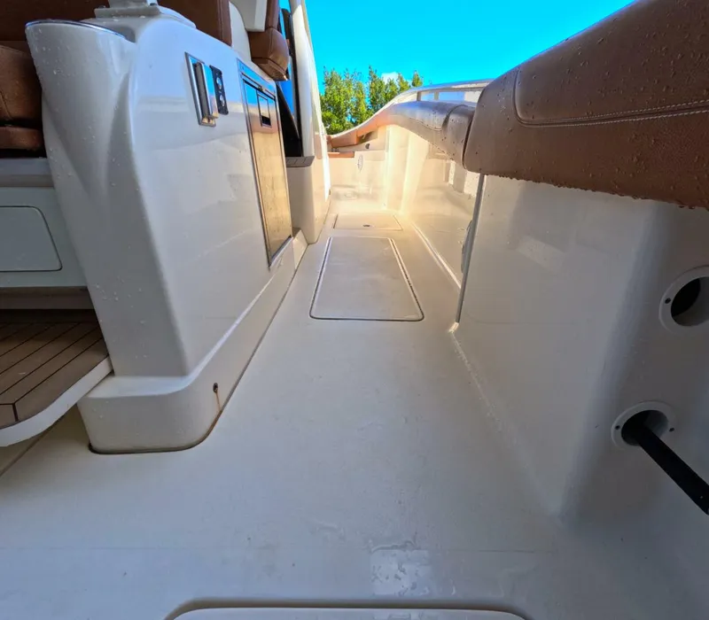 Slide: The Image of Scout 380 LXF 2018 - 19