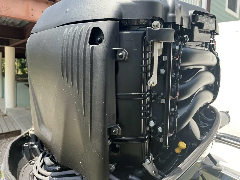 Slide: The Image of Robalo R305 Walkaround 2015 - 13