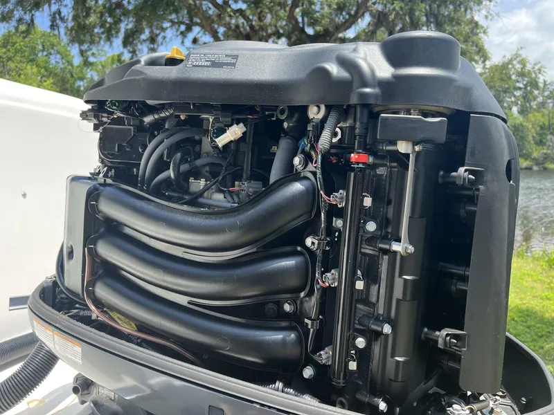 Slide: The Image of Robalo R305 Walkaround 2015 - 15