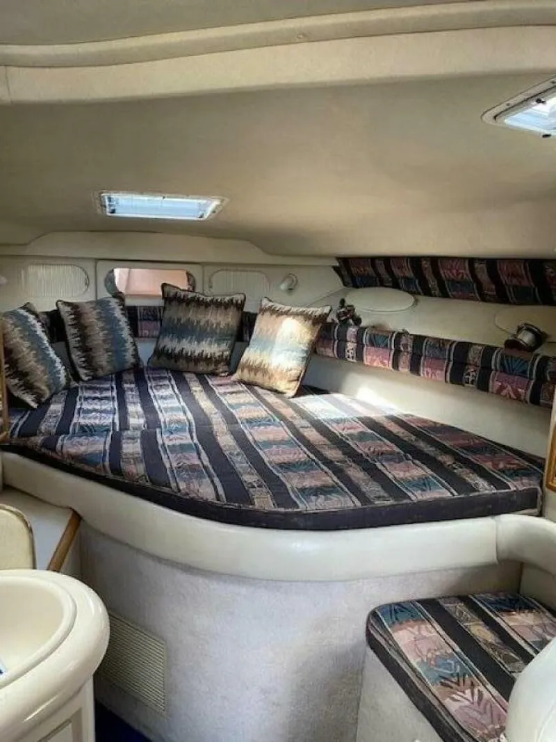 Slide: The Image of Sea Ray 330 Sundancer 1997 - 19