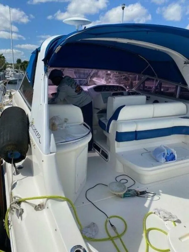 Slide: The Image of Sea Ray 330 Sundancer 1997 - 7