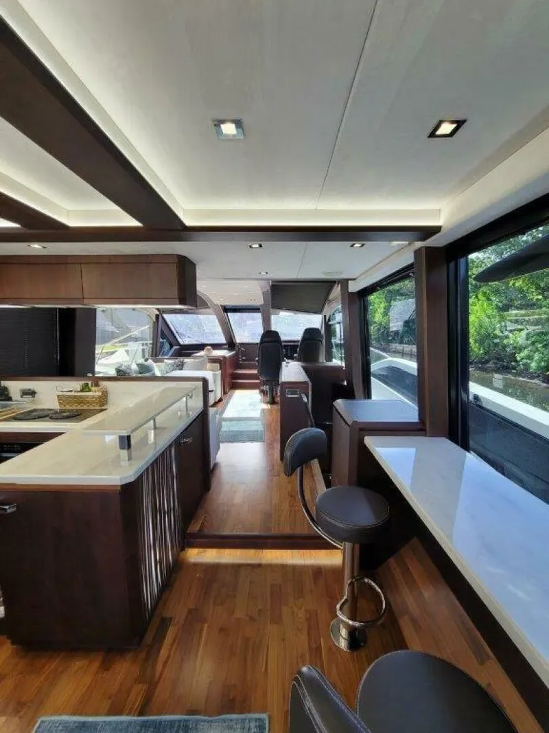 Slide: The Image of Galeon 640 Fly 2019 - 13