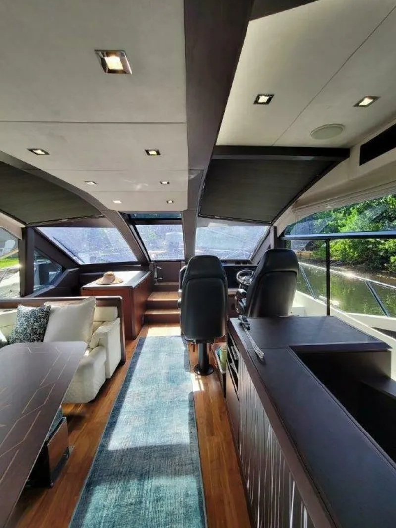 Slide: The Image of Galeon 640 Fly 2019 - 15