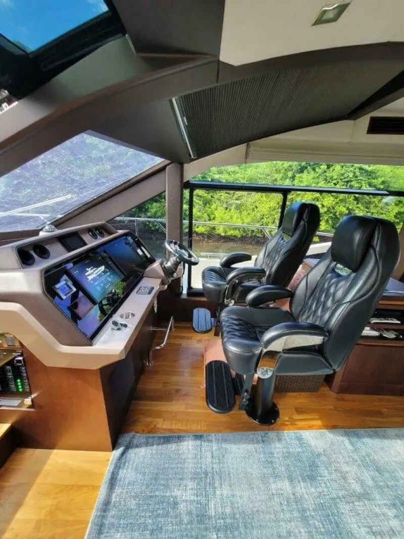 Slide: The Image of Galeon 640 Fly 2019 - 19