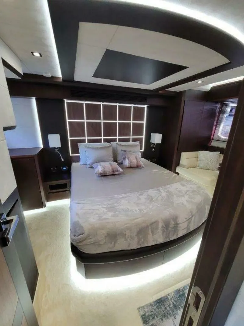 Slide: The Image of Galeon 640 Fly 2019 - 36