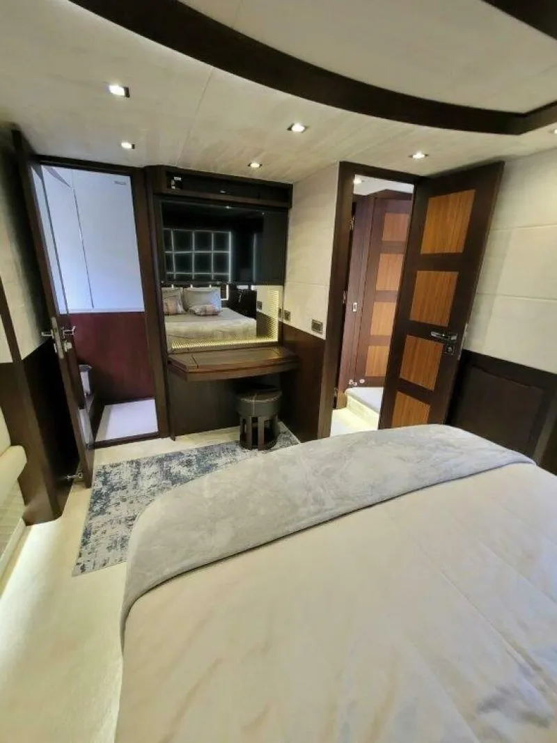 Slide: The Image of Galeon 640 Fly 2019 - 39