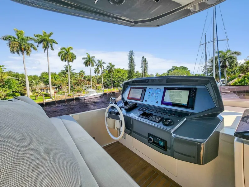 Slide: The Image of Ferretti 850 2021 - 17