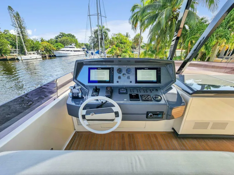 Slide: The Image of Ferretti 850 2021 - 18