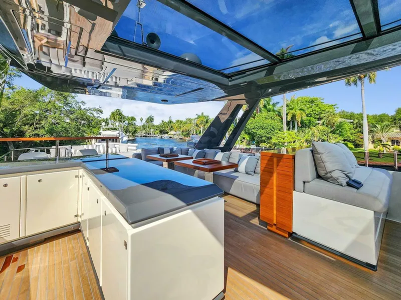 Slide: The Image of Ferretti 850 2021 - 19