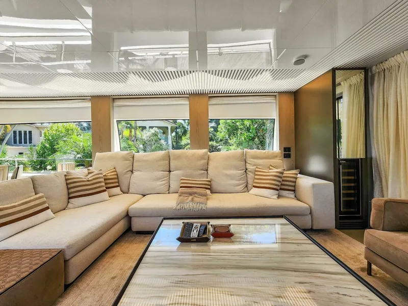 Slide: The Image of Ferretti 850 2021 - 33