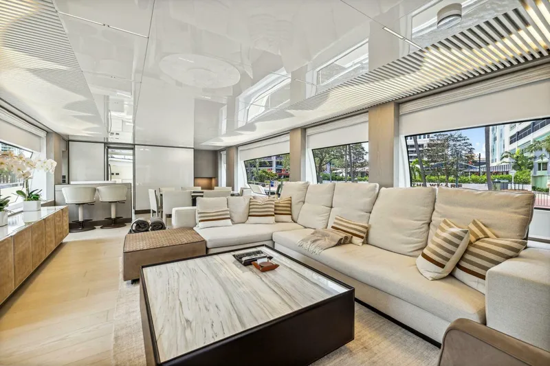Slide: The Image of Ferretti 850 2021 - 34